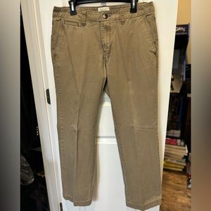 Gap Khaki pants size 34x32